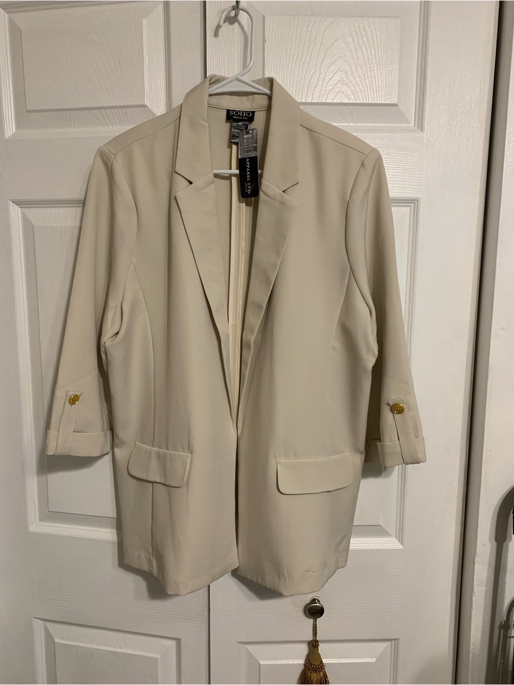 Soho Apparel Cream Open-Front Blazer with Gold Buttons size XL New with tag